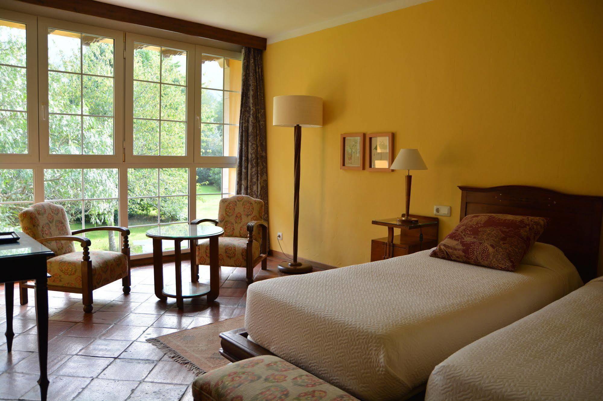 El Habana Llanes Hotel La Pereda de Llanes ภายนอก รูปภาพ