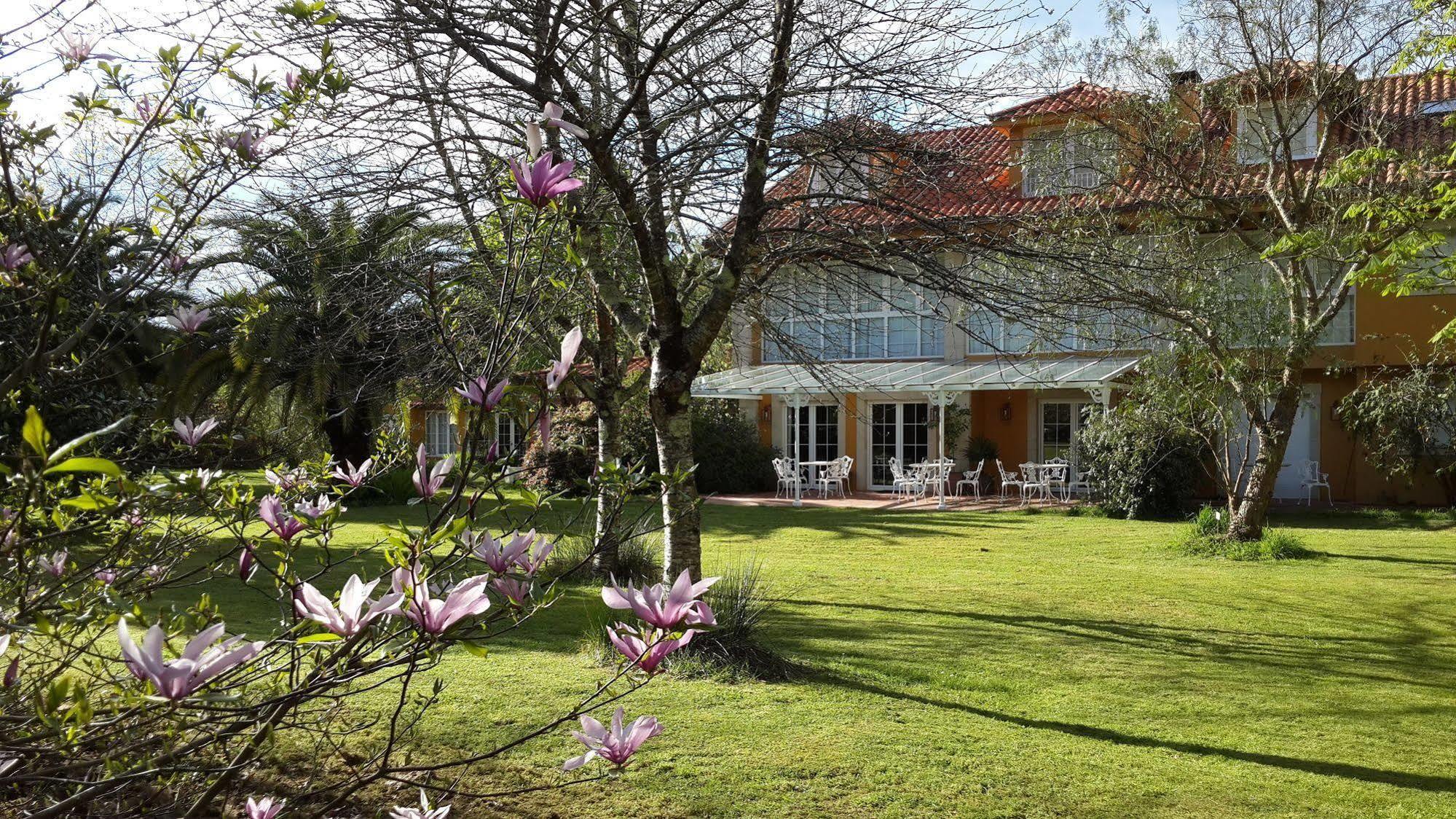 El Habana Llanes Hotel La Pereda de Llanes ภายนอก รูปภาพ
